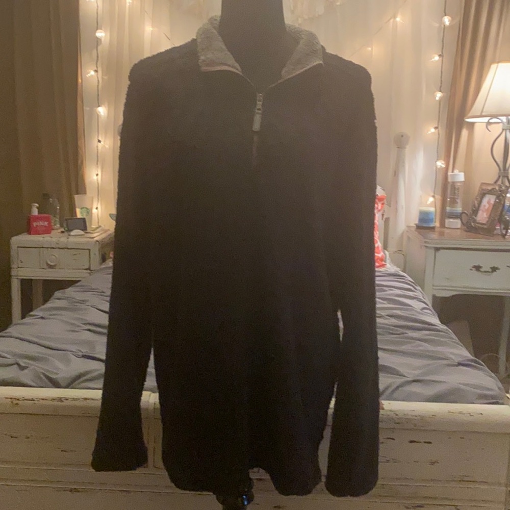 Trinity L fleece pull over black/grey NWOT